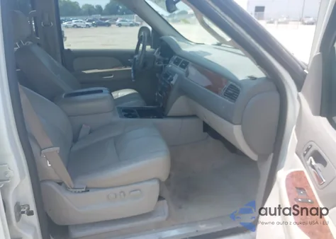 2007 Chevrolet Suburban 1500 Lt из США, поврежденный, VIN 1GNFC16007J294395